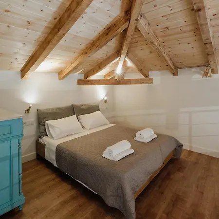 Benaki Loft Apartment *